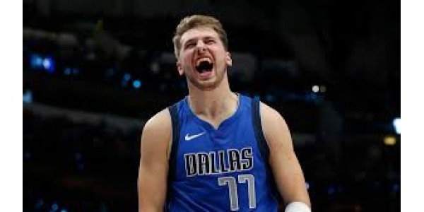 Luka Doncic salta a la lista triple-doble de la NBA Luka Doncic salta a la lista triple-doble de la NBA